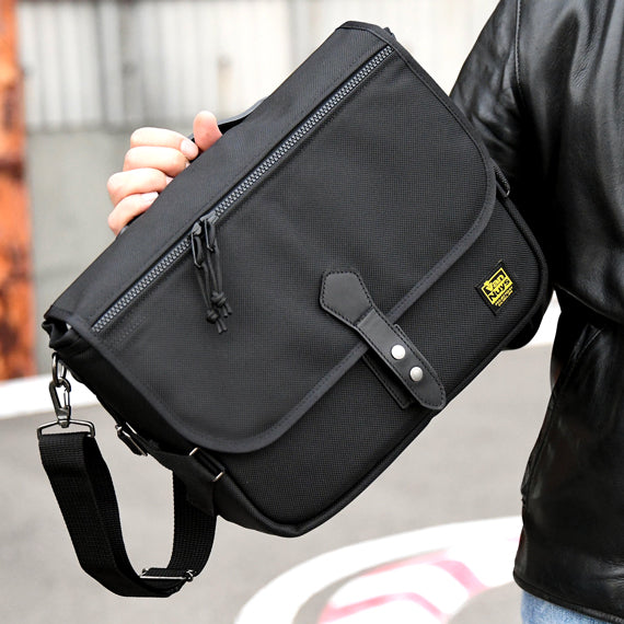 VanNuys - D460 Classic Messenger Bag